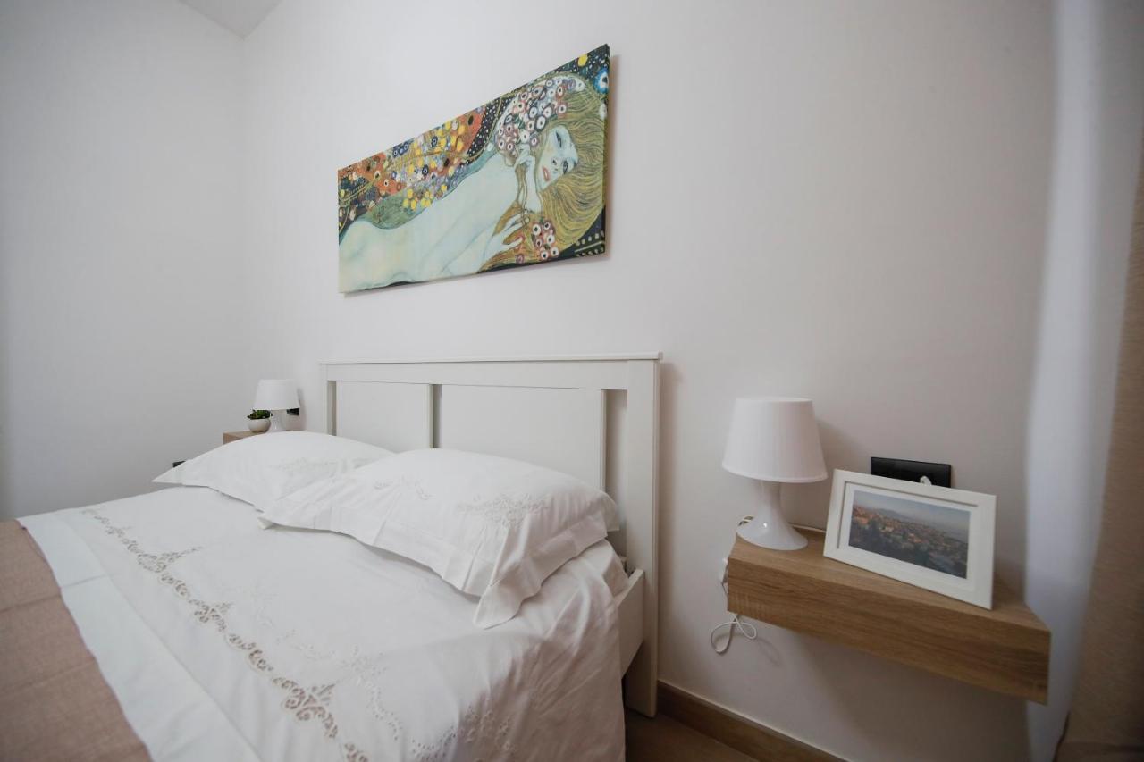 The Door Saturday Appartement Napels