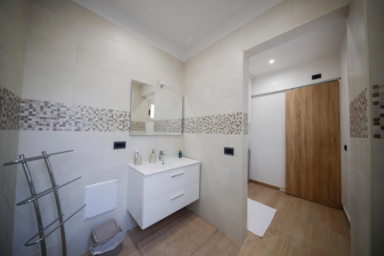 The Door Saturday Appartement